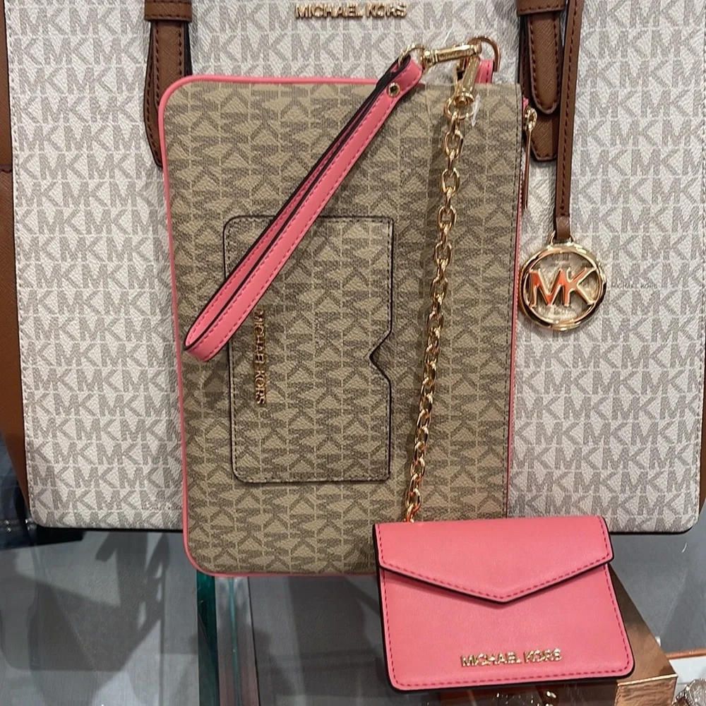 MICHAEL KORS JET SET ITEM LG 2 in 1 CARD CASE & WRISTLET
Tea Rose 
NWT - Picture 16 of 16